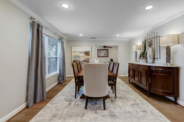 1618 Hillendahl Boulevard, Houston, TX 77055