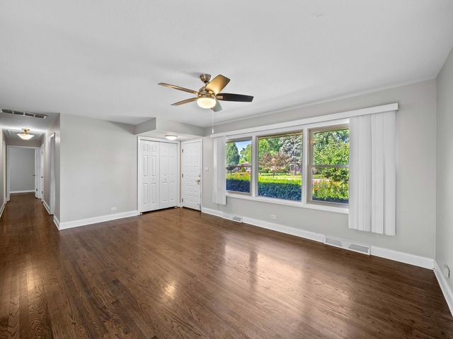 415 Tennyson Road, Bartlett, IL 60103
