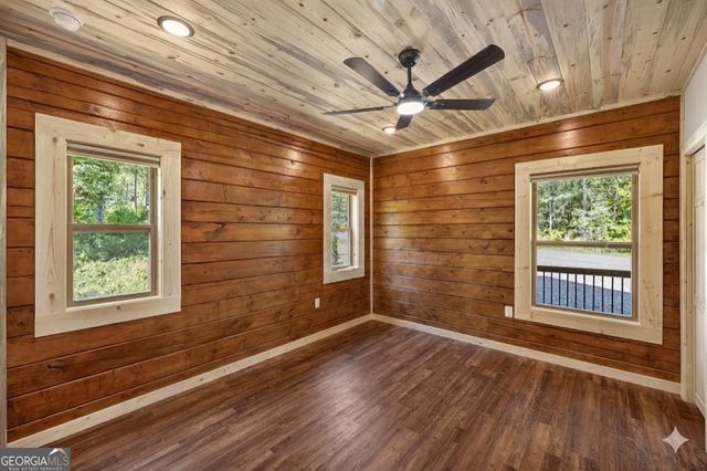 196 N Jakes Landing Way, Ellijay, GA 30540