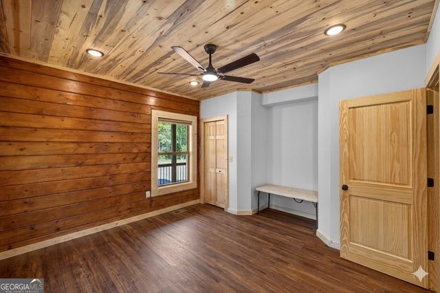 196 N Jakes Landing Way, Ellijay, GA 30540