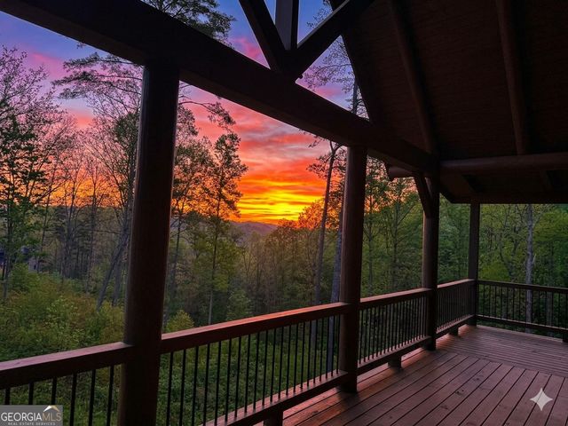196 N Jakes Landing Way, Ellijay, GA 30540