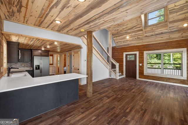 196 N Jakes Landing Way, Ellijay, GA 30540