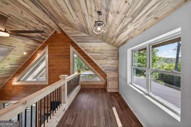 196 N Jakes Landing Way, Ellijay, GA 30540