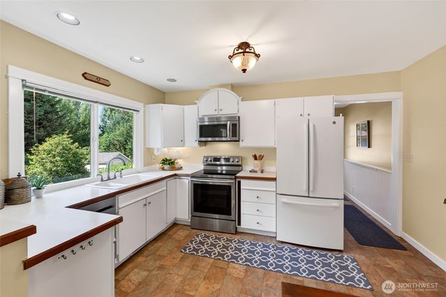 906 SW 130th Street, Burien, WA 98146