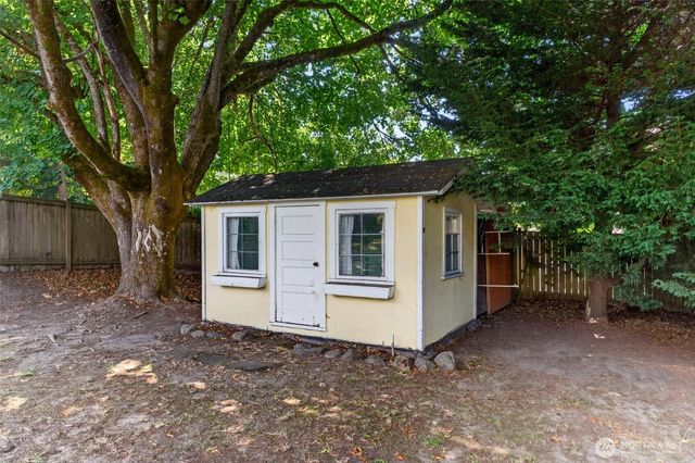 906 SW 130th Street, Burien, WA 98146