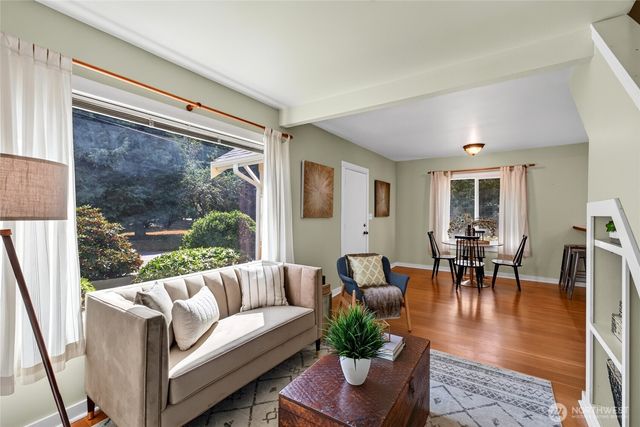 906 SW 130th Street, Burien, WA 98146