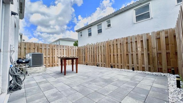 2677 SE 13th Court, Homestead, FL 33035