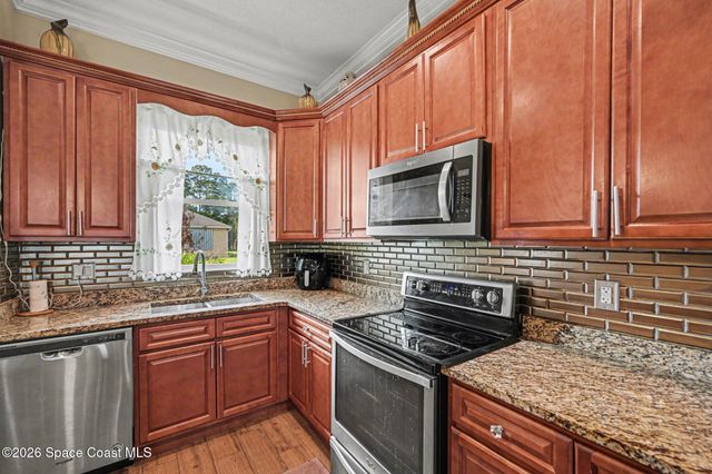 700 Cleaves Street SE, Palm Bay, FL 32909