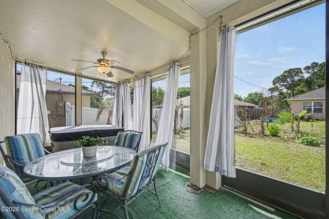 700 Cleaves Street SE, Palm Bay, FL 32909