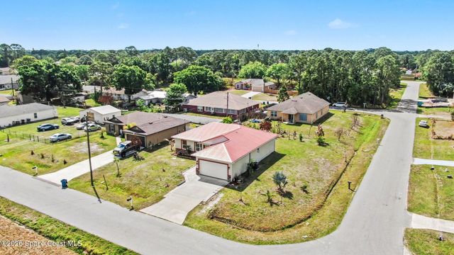 700 Cleaves Street SE, Palm Bay, FL 32909