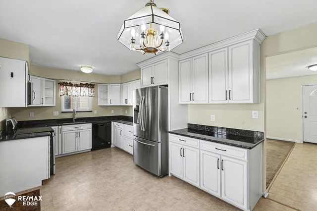 39363 Byers Drive, Sterling Heights, MI 48310