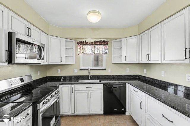 39363 Byers Drive, Sterling Heights, MI 48310