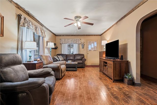 44 Franklin Avenue, Ellwood City, PA 16117