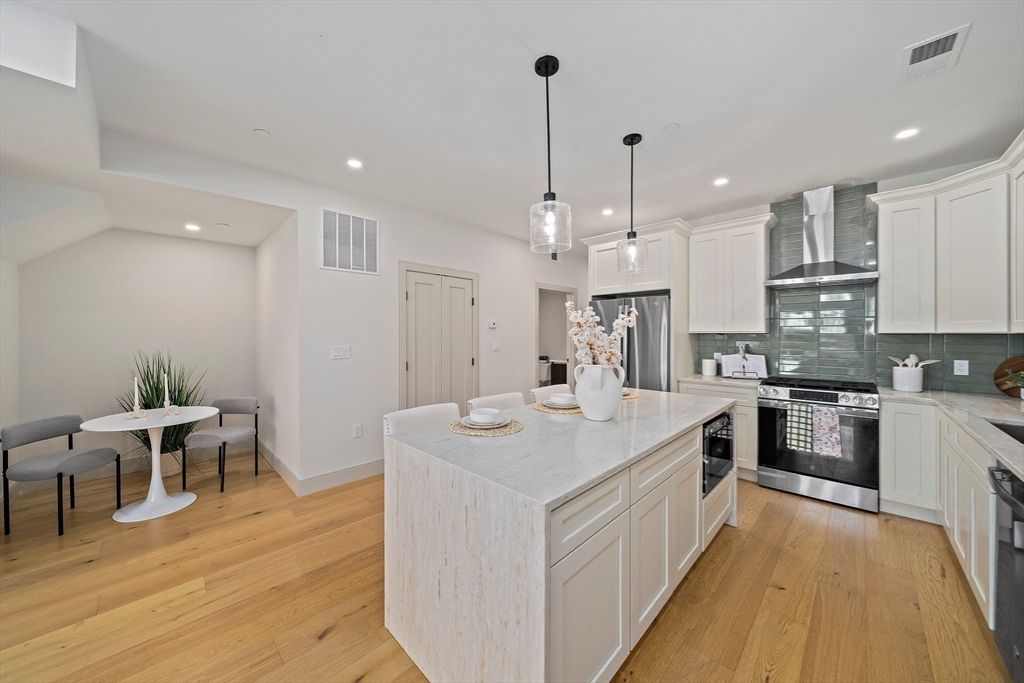 59 Falcon Street 2, Boston, MA 02128