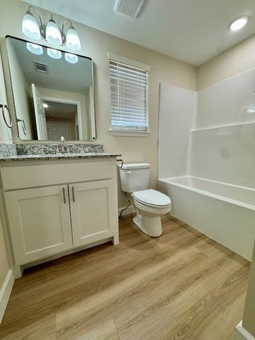 702 E Johnson Avenue A, Springdale, AR 72764