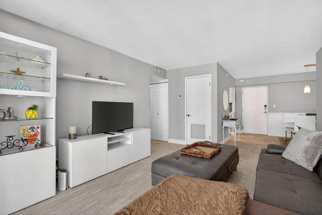 111 Briny Avenue 24-07, Pompano Beach, FL 33062