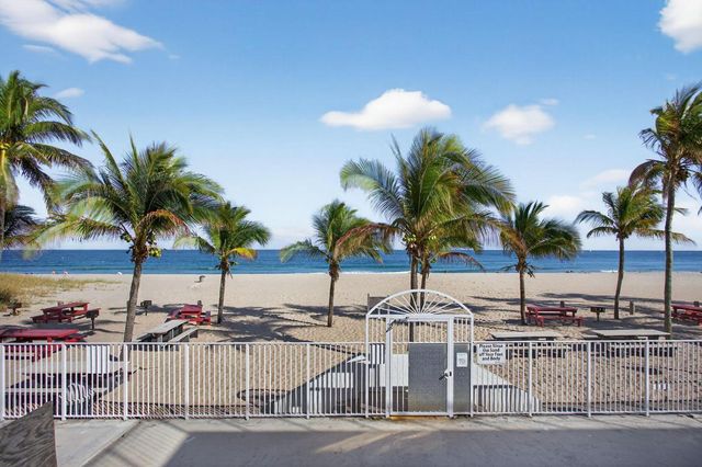 111 Briny Avenue 24-07, Pompano Beach, FL 33062