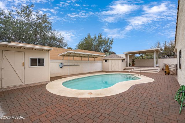3782 W Meadow Briar Drive, Tucson, AZ 85741