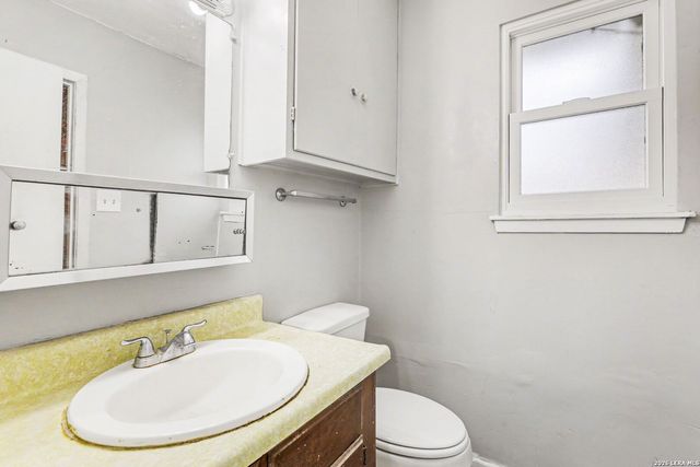 606 Palm Grv, San Antonio, TX 78227