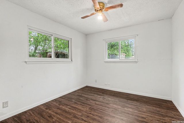 606 Palm Grv, San Antonio, TX 78227