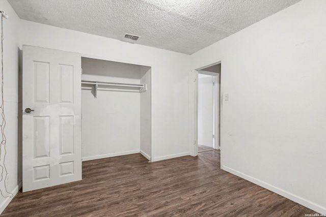 606 Palm Grv, San Antonio, TX 78227