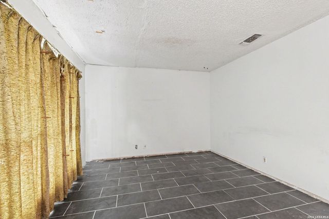 606 Palm Grv, San Antonio, TX 78227