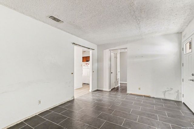 606 Palm Grv, San Antonio, TX 78227