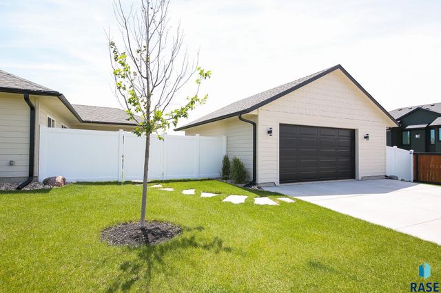 705 Quartzite Cir Circle, Tea, SD 57064