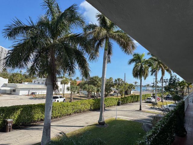 4800 N Flagler Drive 3, West Palm Beach, FL 33407