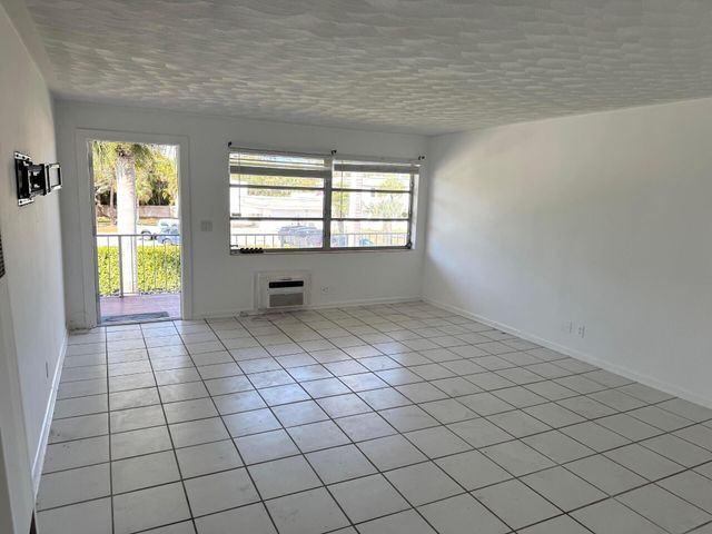4800 N Flagler Drive 3, West Palm Beach, FL 33407