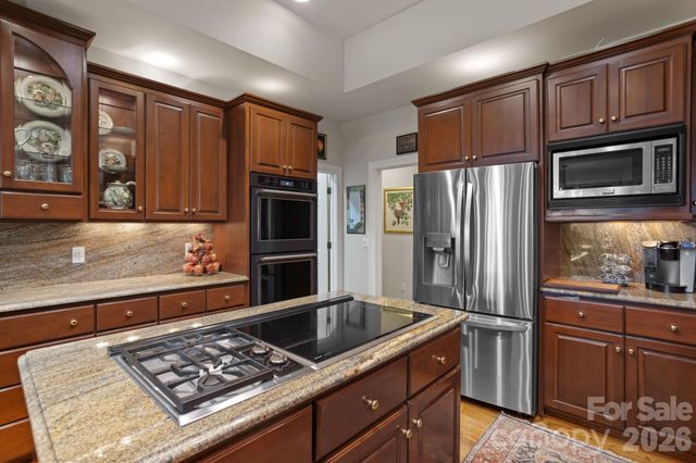 209 Pineholt Lane, Flat Rock, NC 28731