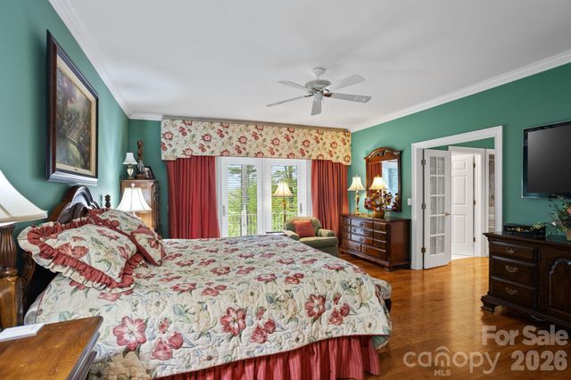 209 Pineholt Lane, Flat Rock, NC 28731