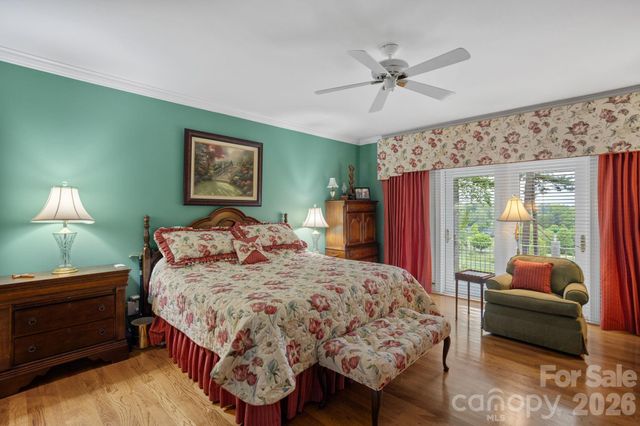 209 Pineholt Lane, Flat Rock, NC 28731