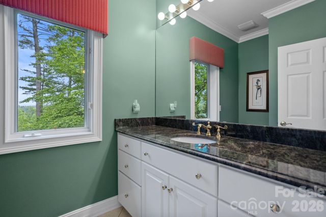 209 Pineholt Lane, Flat Rock, NC 28731