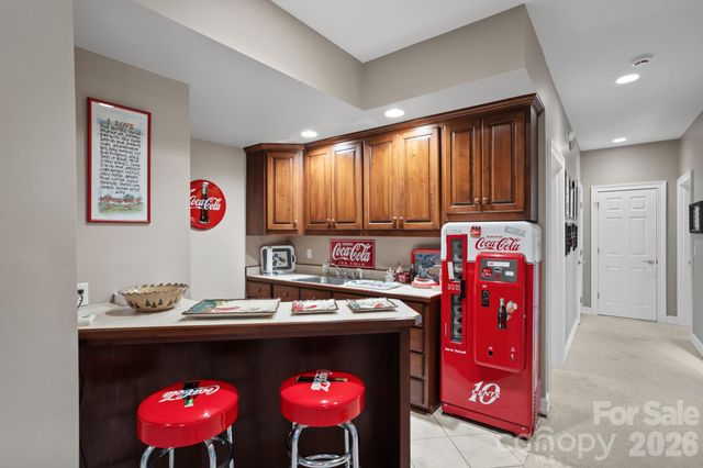 209 Pineholt Lane, Flat Rock, NC 28731