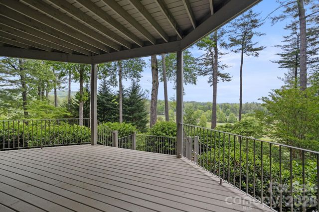 209 Pineholt Lane, Flat Rock, NC 28731