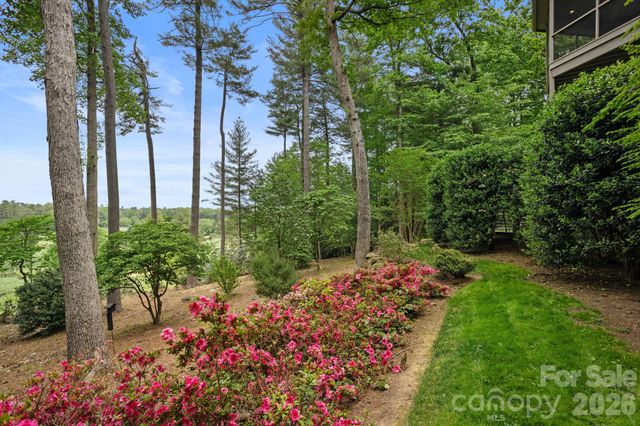 209 Pineholt Lane, Flat Rock, NC 28731