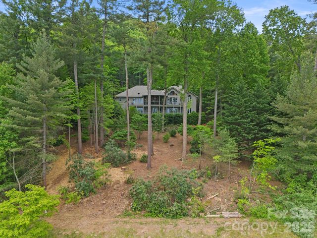 209 Pineholt Lane, Flat Rock, NC 28731