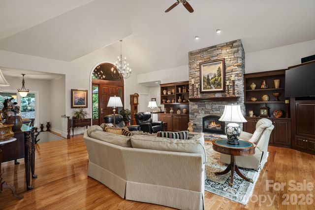 209 Pineholt Lane, Flat Rock, NC 28731