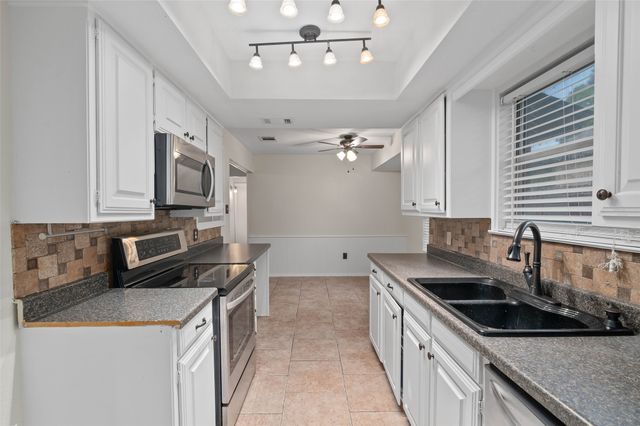 1304 Bradley Court, Cleburne, TX 76033