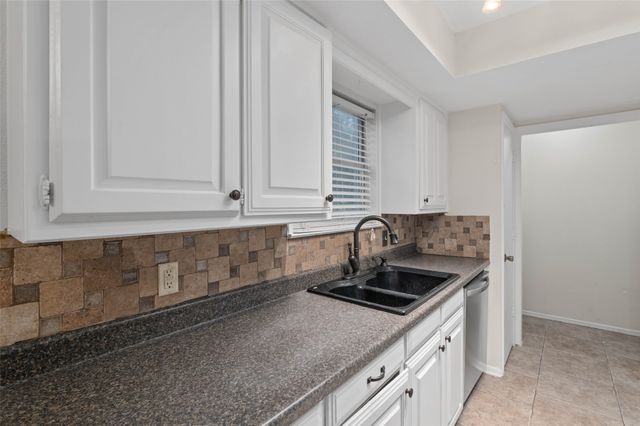 1304 Bradley Court, Cleburne, TX 76033