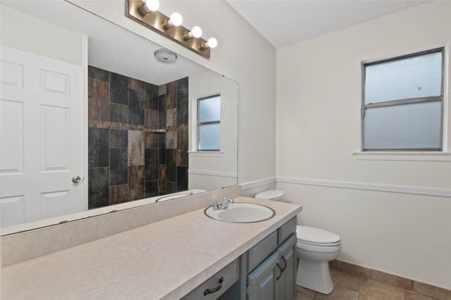 1304 Bradley Court, Cleburne, TX 76033