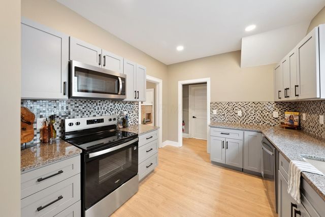 216 N Warren Avenue, Columbus, OH 43204