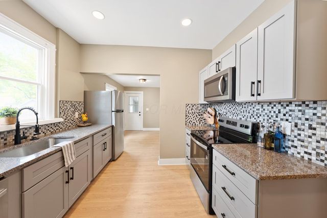 216 N Warren Avenue, Columbus, OH 43204