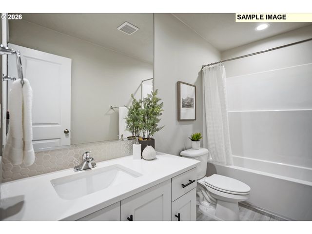 2128 Statesman Dr Lot 32, Woodland, WA 98674