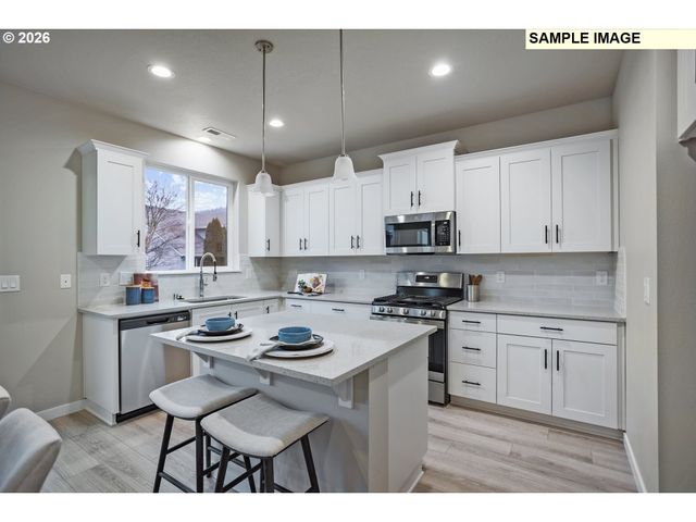 2128 Statesman Dr Lot 32, Woodland, WA 98674