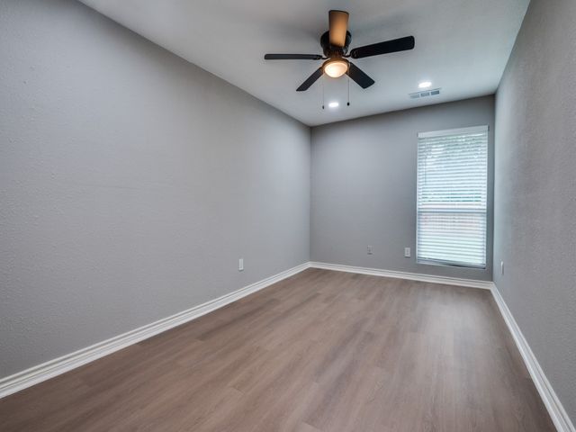 1044 Peach Lane, Desoto, TX 75115
