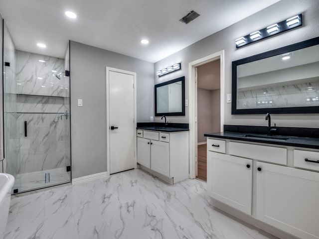 1044 Peach Lane, Desoto, TX 75115
