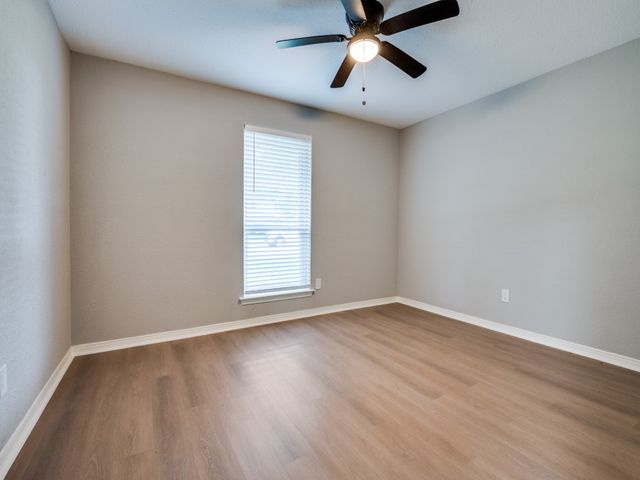 1044 Peach Lane, Desoto, TX 75115