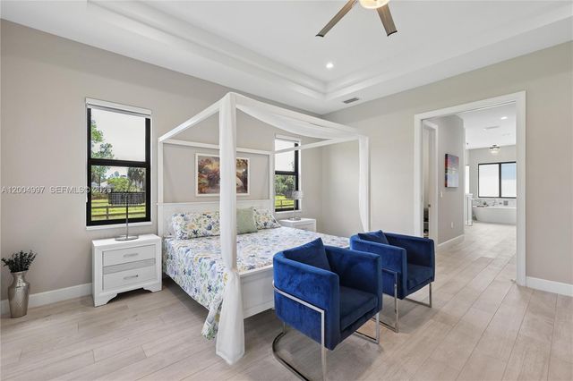 360 13th St SW, Naples, FL 34117